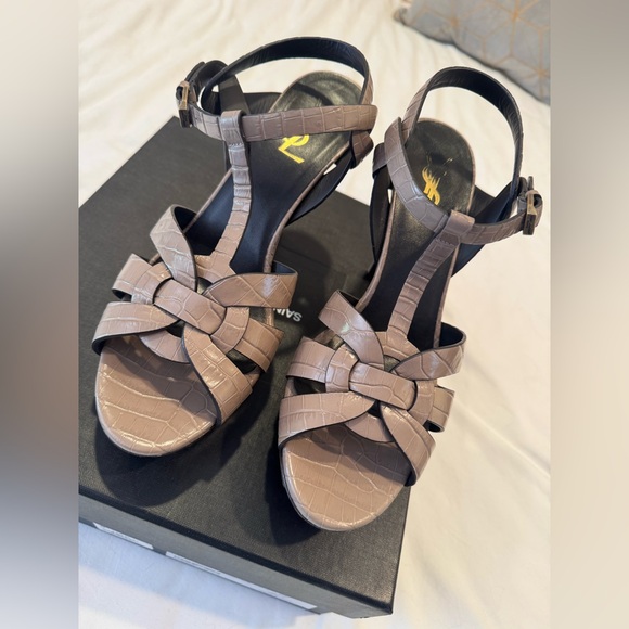 YSL tribute 75 in croc embossed taupe. Size 39. In excellent condition